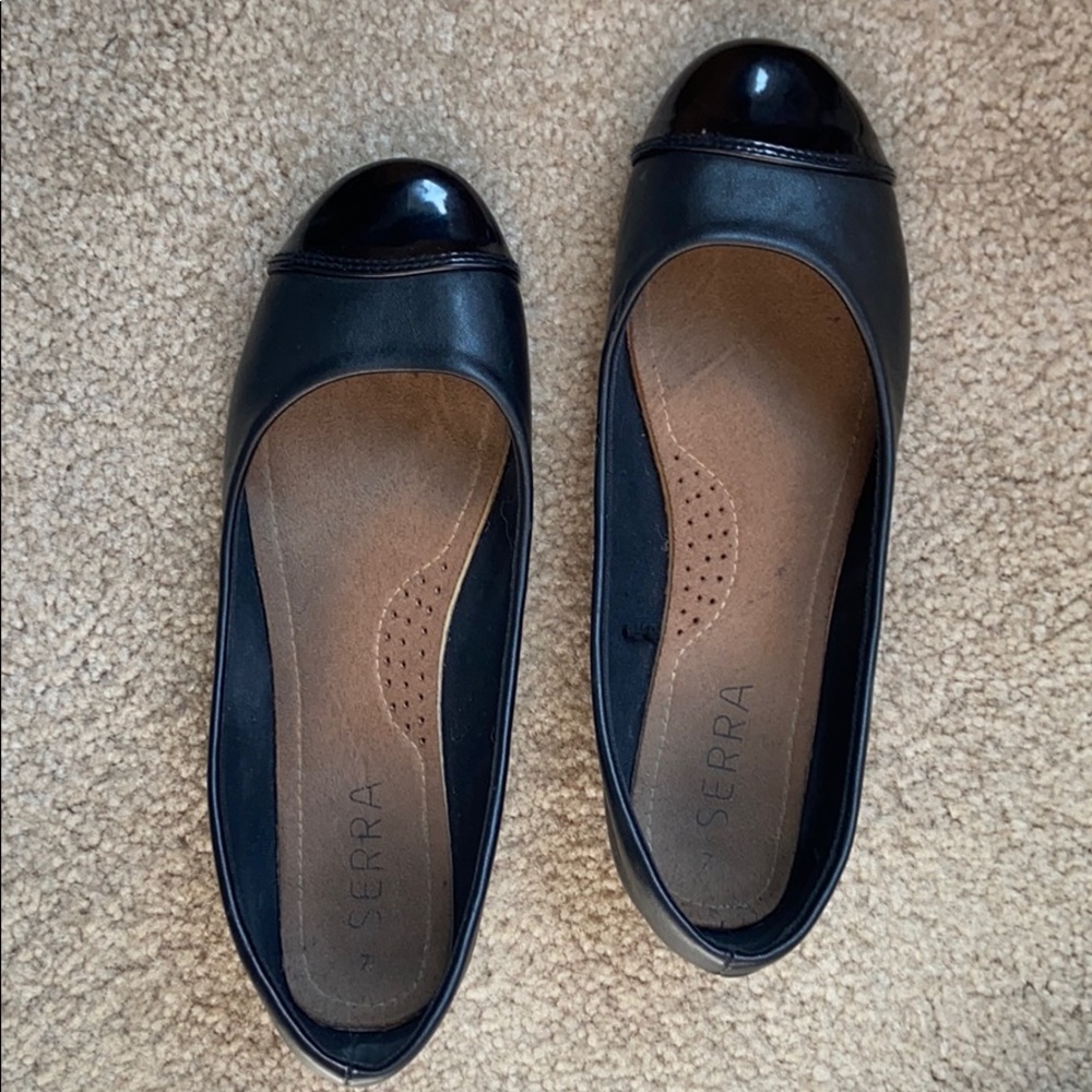 Women’s size 7 black flats